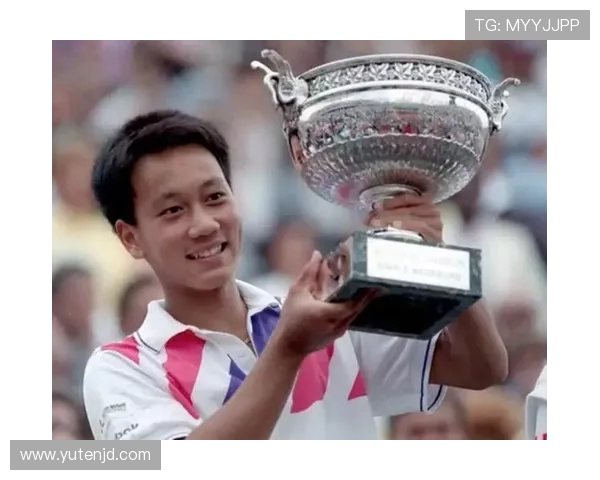 重庆网球队的蜕变与成长：从传统到现代的网球纪实之旅